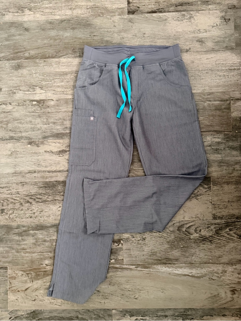 Figs Women’s straight-leg scrub pant